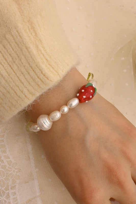 Strawberry🍓 Freshwater Pearl Bracelet