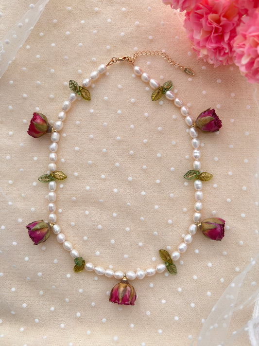Rosebud 🌺 Preserved Flower Pearl Necklace