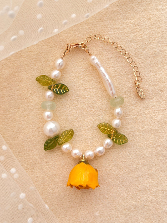 Yellow Rose🌼 Resin & Pearl Bracelet
