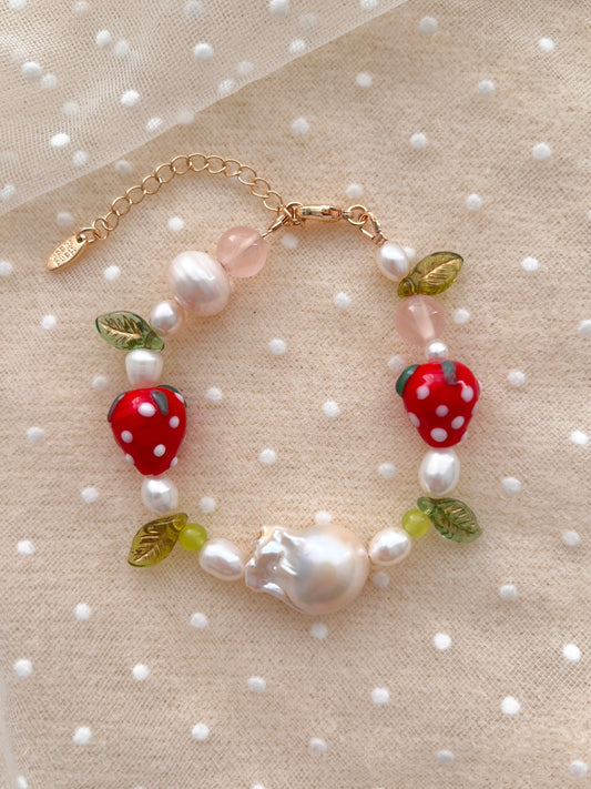 🍓"Strawberry Orchard" Bracelet with Freshwater Pearls & Baroque Pearls
