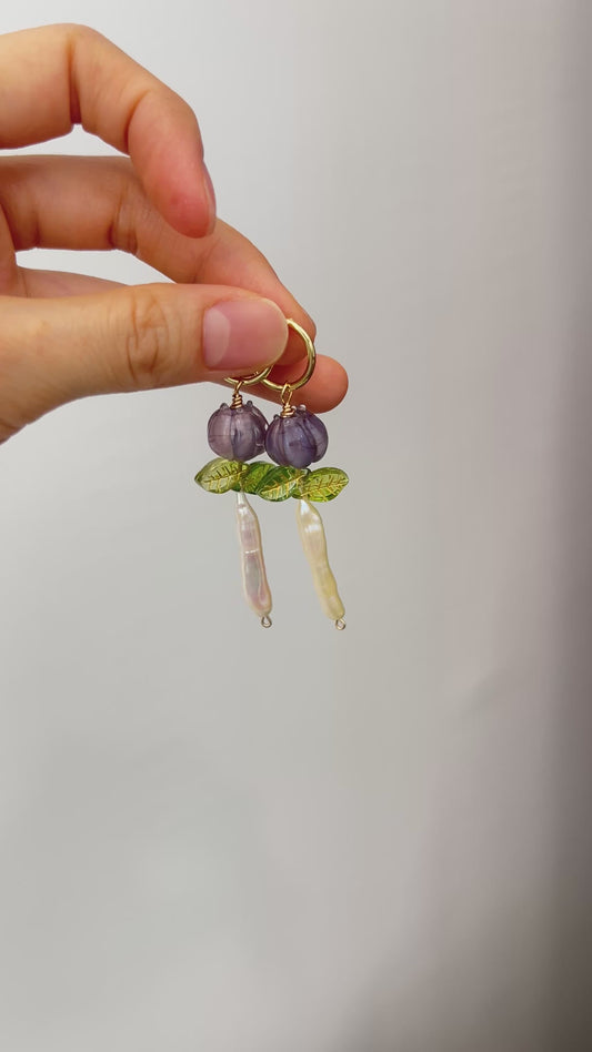 "Bluebell🪻& Leaf" Baroque Pearl Flower Earrings